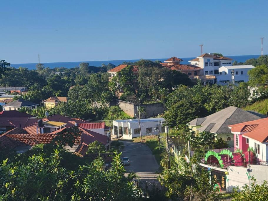 Villa Linda, cerca de todo, parqueo, patio, netflix La Ceiba Exterior foto
