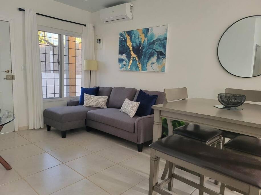 Villa Linda, cerca de todo, parqueo, patio, netflix La Ceiba Exterior foto