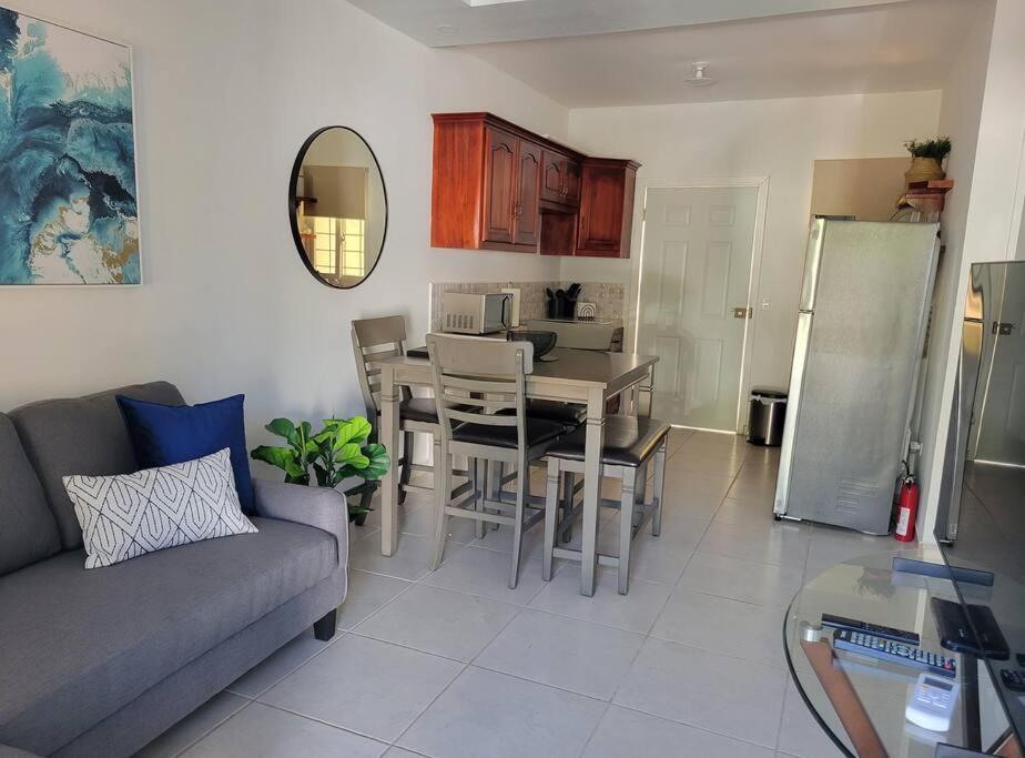 Villa Linda, cerca de todo, parqueo, patio, netflix La Ceiba Exterior foto