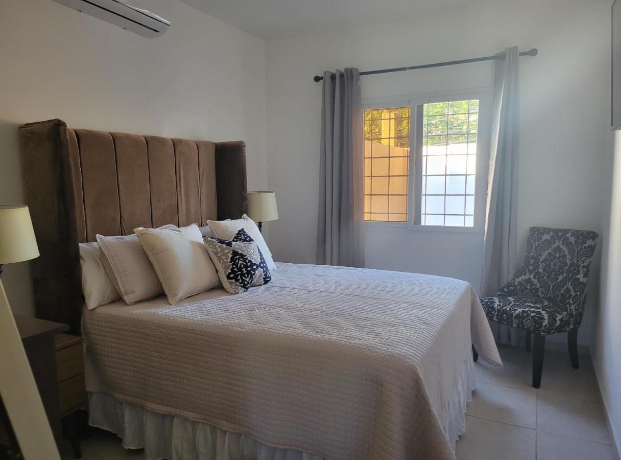 Villa Linda, cerca de todo, parqueo, patio, netflix La Ceiba Exterior foto